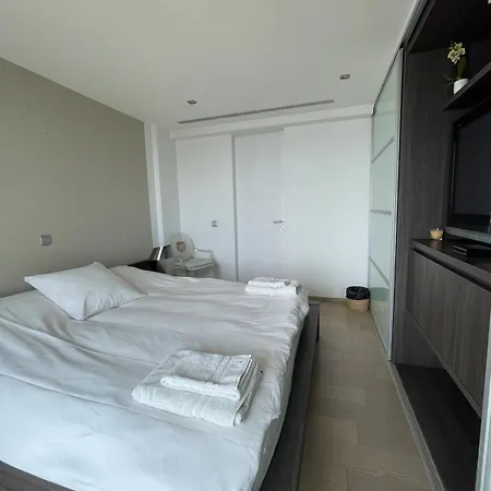 3 Bedrooms Duplex Penthouse - Monaco Border 2min Walking Distance Lägenhet